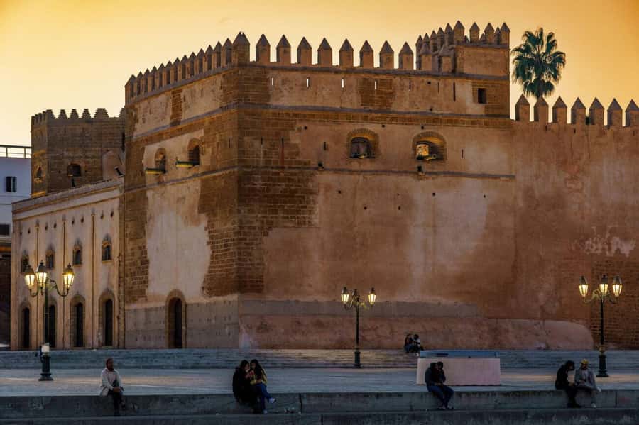 Rabat: Night Tour with traditional Moroccan Dinner - Rabat’s old market and the hour for shopping