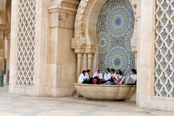 Religious Casablanca: Private Spiritual Tour Including Hassan II Mosque Visit - Notre Dame de Lourdes and a surprising Catholic landmark