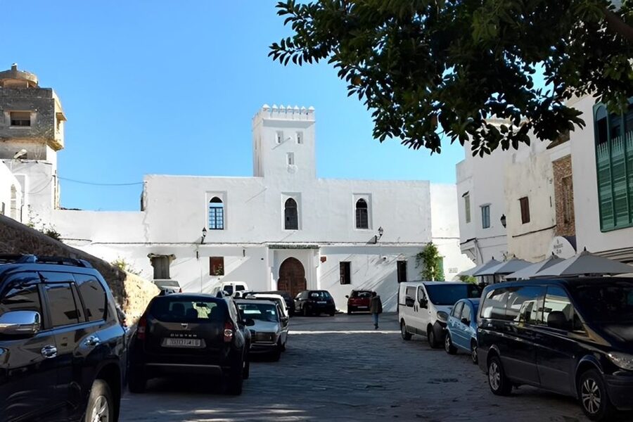 Tangier: Private City Walking Tour with Pickup - Mint tea, local advice, and the human side of the tour