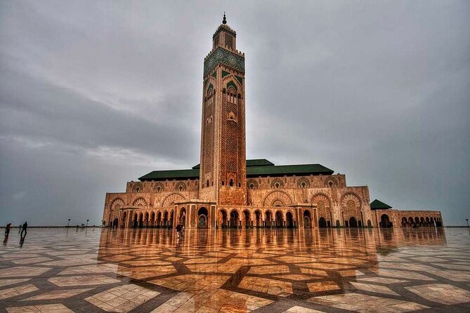 Tour of Casablanca from cruise or hotels, guided tour. - Walking the Old Medina and Place Marishal