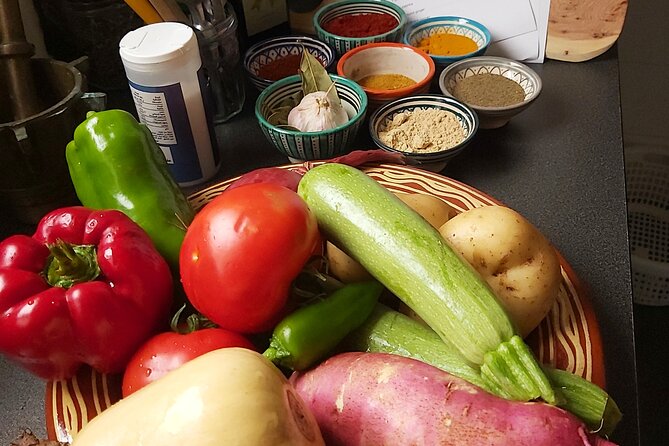 Traditional Moroccan and Berber cooking classes - A Moroccan welcome with tea and small cakes