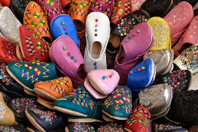 Traditional Souks Shopping Private Tour in Casablanca - Comparing the Habbous district