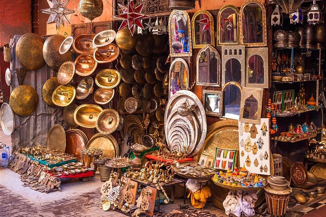Traditional Souks Shopping Private Tour in Casablanca - Bargaining without losing your morning