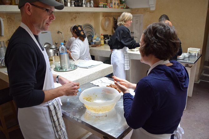 Unforgettable Cooking Class in Fez - Choosing ingredients in a Fez souk